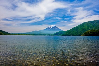 （画像）富士山の見える湖